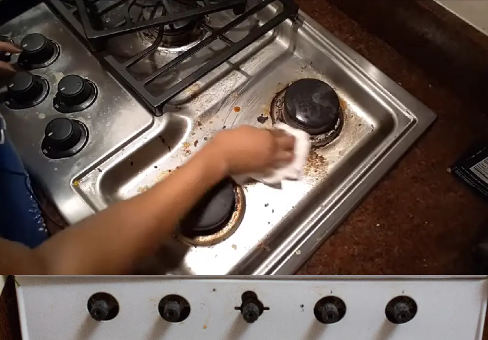 how-to-clean-grease-off-gas-stove-top-8-easy-steps-stovetop