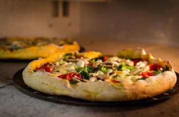 🥇How to Cook Frozen Pizza in Convection Oven? Step By Step Guide